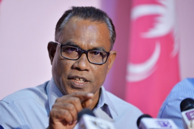 އަދުރޭ، ނަޝީދަށް: ލެޔާ ކުޅެފި، ތިދިޔައީ ސަމާސާއަށްވުރެ މާ މައްޗަށް