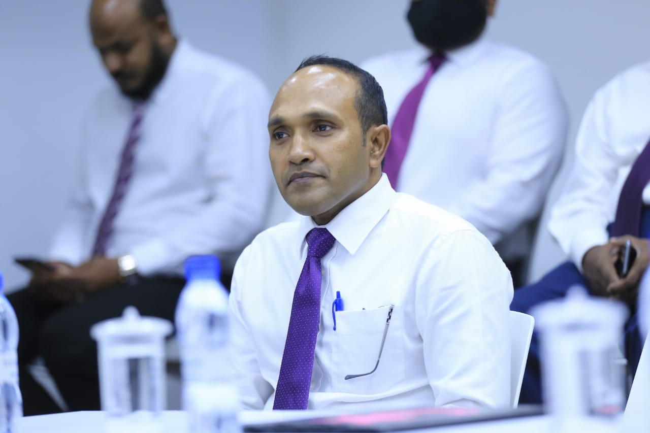 ޕޮލިސް ކޮމިޝަނަރު އަދި ބޮޑު ފަނޑިޔާރަކީ ވެސް މިހާރު މަޖިލީހުގެ ރައީސް، ޑިކްޓޭޓަރަކަށް ވެ ނިމިއްޖެ: ޖަމީލު