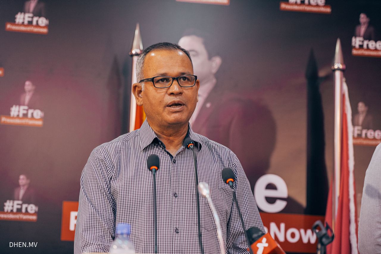 މިނިވަންކަން ދިފާއު ކުރެވޭނީ ރައީސް ޔާމީނަށް: އާދަމް ޝަރީފް
