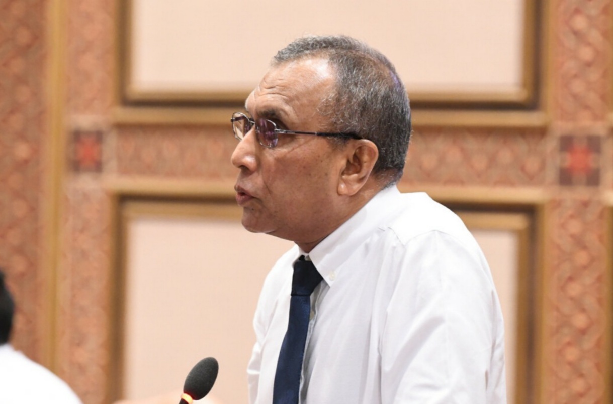 "ބަދަލު ދޭން ޖެހެނީ ކޮންބައެއްގެ ސަބަބުންތޯ ބަލައި، ފައިސާ ހޯދަން ޖެހޭނީ އެމީހުން އަތުން"