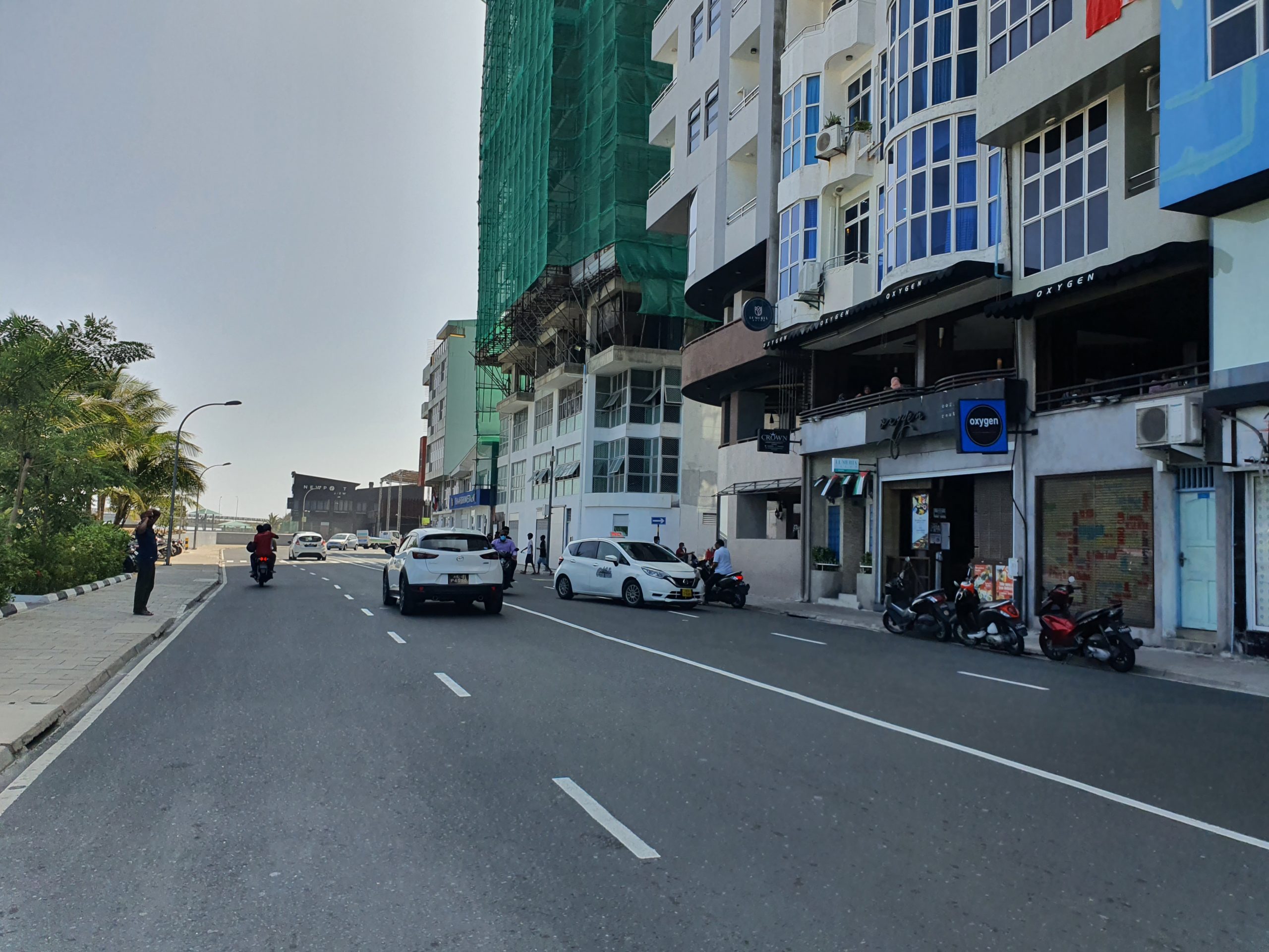 ބައެއް މަގުތަކުގައި ހަތަރު ފުރޮޅުލީ އުޅަނދުން ދުއްވާއިރު ސީޓްބެލްޓު އަަޅަން އަންގައިފި