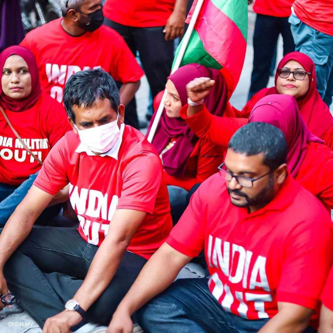 މުޒާހަރާގެ ތެރެއިން ހައްޔަރު ކުރި 17 މީހުން އަދިވެސް ބަންދުގައި