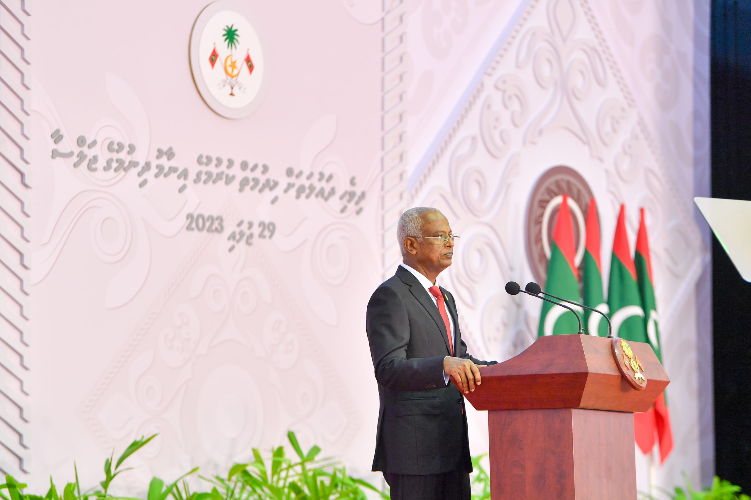 ވަޒީފާއަދާކުރާ ޒުވާނުންނަކީ ޤައުމީ ވާޖިބު އަދާކުރުމުގައި އިޚްލާޞްތެރި، ވަފާތެރި ބަޔަކަށްވޭ: ރައީސް ޞާލިޙް