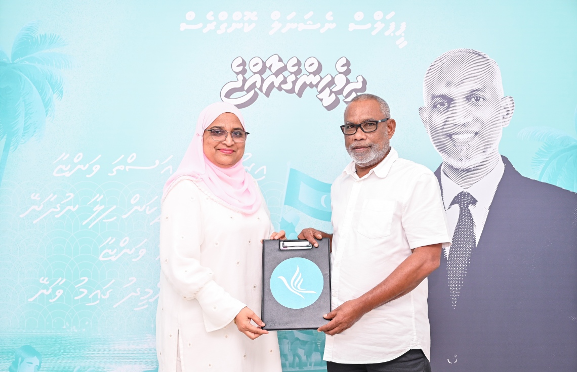 ޕީއެންސީގެ ޓިކެޓުގައި މޭޔަރުކަމަށް ވާދަކުރައްވަން އާޒިމާ ފޯމު ހުށަހަޅުއްވައިފި