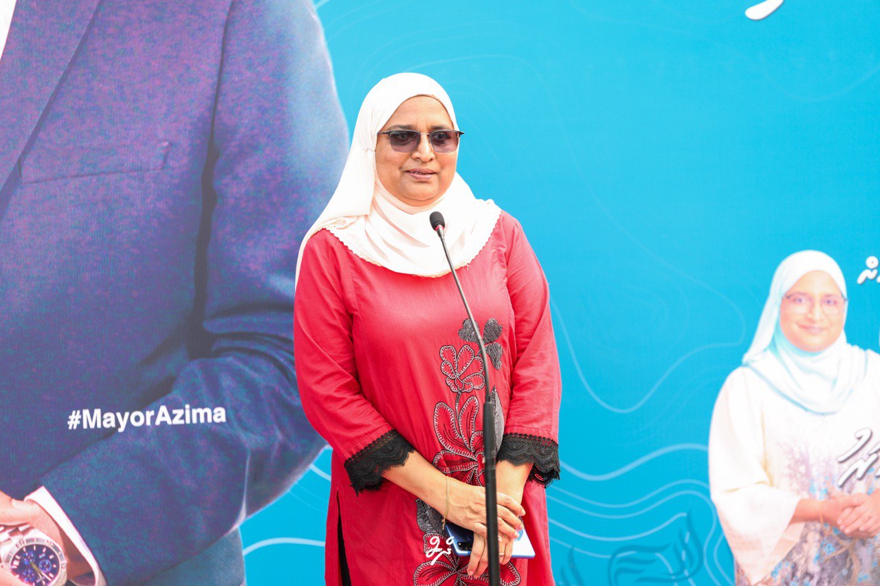 މޭޔަރު ކަމަށް ނިކުތީ ރައީސް މުއިއްޒުގެ އަރިހުގައި ދިވެހި ދައުލަތަށް ހިދުމަތްކޮށްދިނުމުގެ މަގުސަދުގަ: އާޒިމާ